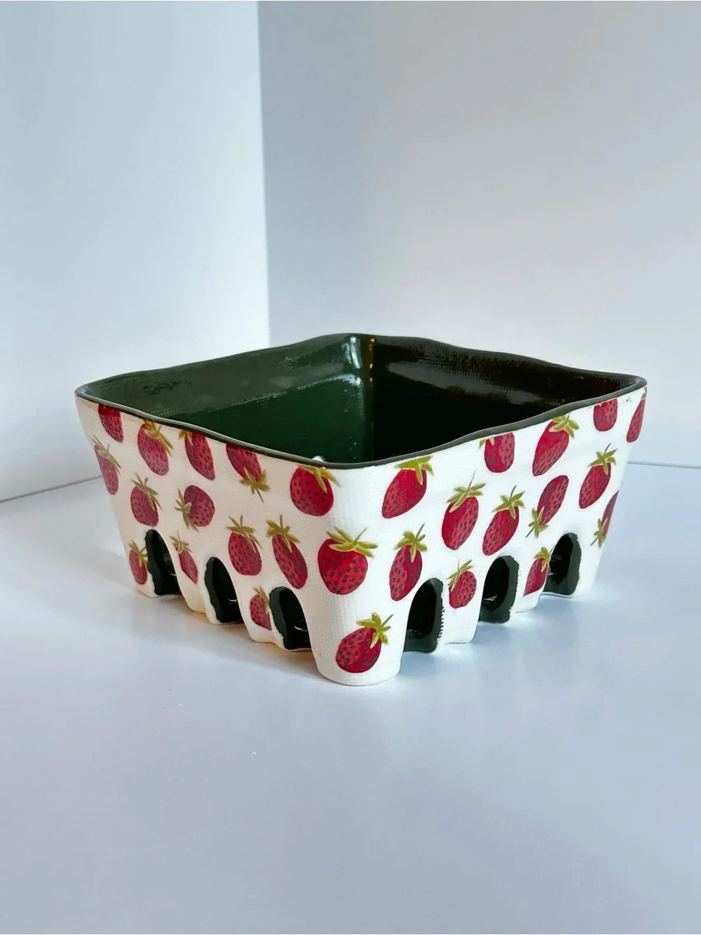 Anthropologie Berry Icon Basket- Large Strawberry - Picture 3 of 4